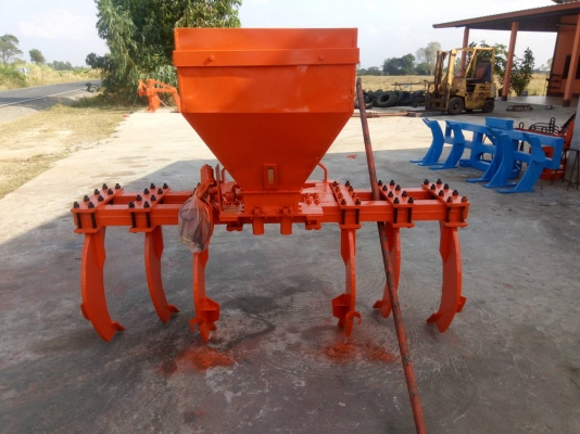 ขายริปเปอร์พร้อมถังฝังปุ๋ยติดมอเตอร์ ขายริปเปอร์พร้อมถังฝังปุ๋ยติดมอเตอร์