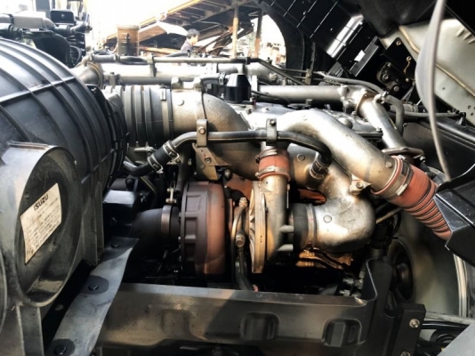 Isuzu 360 แรง ปี 56 สิบล้อหัวลาก ไมล์ 182,xxx รถสวยเดิม เครื่องเกียร์เดิมดี ยางเต็ม ภายในสวย ทะเบียน
