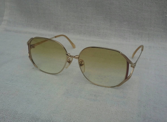 แว่นตาเกรดพรีเมี่ยมของฝรั่งเศส ทองโกลด์ฟิลด์ 14 K สัดส่วนทองคำบริสุทธิ์ 58.33 \% วินเทจยุค &#039;80s