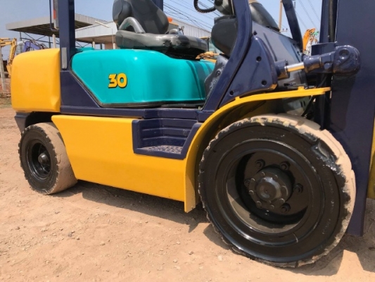 ขายรถฟอร์คลิฟต์ KOMATSU FD30T-12 รถนอกนำเข้าเองจากญี่ปุ่น สภาพสวยพร้อมใช้ มีVDOการทำงานครับ