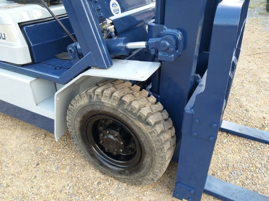 ขายรถยก KOMATSU FG 20-11 เครื่องเบนซิน H20  เสาสูง 3 เมตร ยกได้ 2 ตัน เกียร์ธรรมดา งาสไลด์ได้ รถนอกนำเข้า ติดต่อ 098-7962549