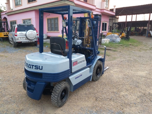 ขายรถยก KOMATSU FG 20-11 เครื่องเบนซิน H20  เสาสูง 3 เมตร ยกได้ 2 ตัน เกียร์ธรรมดา งาสไลด์ได้ รถนอกนำเข้า ติดต่อ 098-7962549