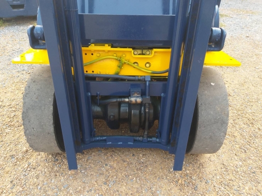 ขายรถยก KOMATSU FD25T-14 เครื่องดีเซล 4D94E เสาสูง4.5เมตร เสาเข้าตู้3ท่อน ยกได้2.5ตัน เกียร์ออโต้ รถนอกนำเข้า มีเอกสารการนำเข้า ติดต่อ 098-7962549