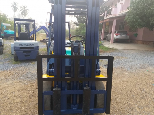 ขายรถยก KOMATSU FD25T-14 เครื่องดีเซล 4D94E เสาสูง4.5เมตร เสาเข้าตู้3ท่อน ยกได้2.5ตัน เกียร์ออโต้ รถนอกนำเข้า มีเอกสารการนำเข้า ติดต่อ 098-7962549