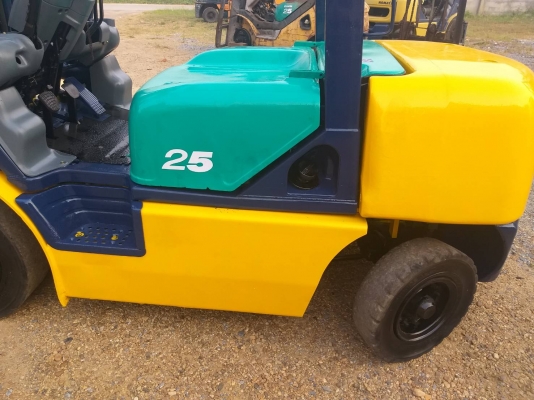 ขายรถยก KOMATSU FD25T-14 เครื่องดีเซล 4D94E เสาสูง4.5เมตร เสาเข้าตู้3ท่อน ยกได้2.5ตัน เกียร์ออโต้ รถนอกนำเข้า มีเอกสารการนำเข้า ติดต่อ 098-7962549