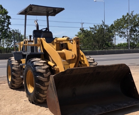 ขายรถตักล้อยาง TCM E830 (เท่าเทียบ WA100) นำเข้าเองจากญี่ปุ่น สภาพสวยพร้อมใช้ มีVDOการทำงานครับ