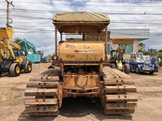 ขายรถดันดิน KOMATSU D80P-12 (D8) นำเข้าเองจากญี่ปุ่น สภาพสวยพร้อมใช้ มีVDOการทำงานครับ ขายรถดันดิน KOMATSU D80P-12 (D8) นำเข้าเองจากญี่ปุ่น สภาพสวยพร้อมใช้ มีVDOการทำงานครับ