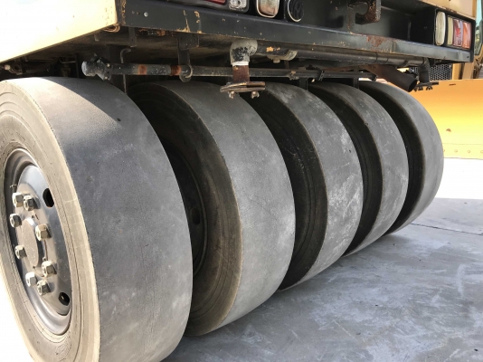 รถบด Hitachi RT200-C SN: 8AEP051048 แบบ 9 ล้อ สภาพสวย ๆ นำเข้าจากญี่ปุ่นครับ