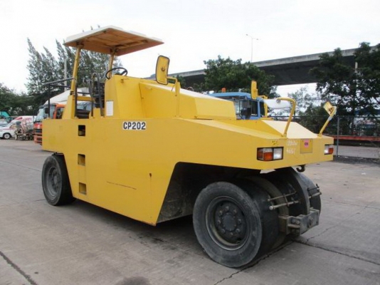 ขายรถบด DYNAPAC รุ่น CP202W หน้า3 หลัง 4 ปี 1999 นำเข้า สภาพดี เดิมๆพร้อมใช้ ไมล์น้อย 2800 กม.โทร084-5424150 line id : rapinzat