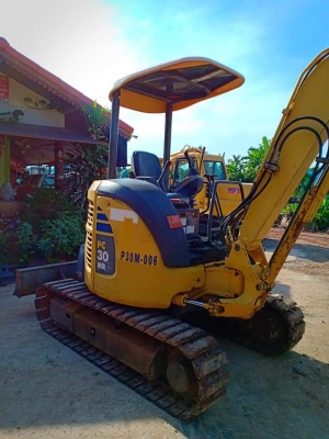 ขายจ้า..KOMATSU PC30MR-2 เก่านอกแท้  เดิมๆๆ มีลายแย๊ก  ใช้งานมาแค่ 2,xxx ชั่วโมง พร้อมใช้ โทร 089-3818694 จ๊อย