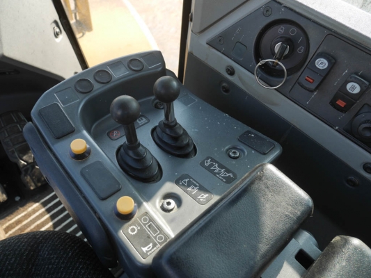 CATERPILLAR 966K ปี 2013 รถสวย สต็อกญี่ปุ่น CATERPILLAR 966K ปี 2013 รถสวย สต็อกญี่ปุ่น