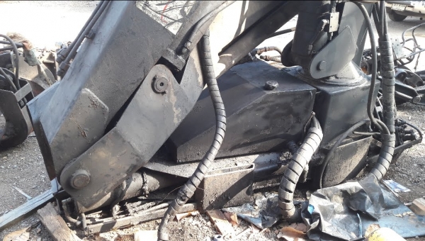 ขายเครนพับ HIAB190 8 ตัน +บุ้งกี้ นำเข้า 390000 บาท โทร084-5424150 line id : rapinzat