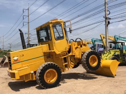ขายรถตักล้อยาง KOMATSU WA200-1 นำเข้าเองจากญี่ปุ่น สภาพสวยพร้อมใช้ มีVDOการทำงานครับ