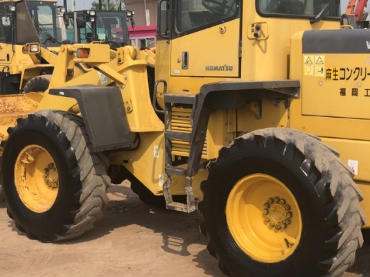 ขายรถตักล้อยาง KOMATSU WA100-3 นำเข้าเองจากญี่ปุ่น สภาพสวยพร้อมใช้ มีVDOการทำงานครับ