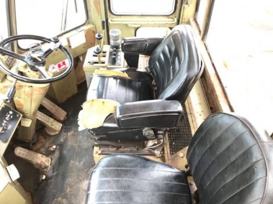 ขายรถตักล้อยาง CAT 936Z (4,XXX ชั่วโมง) นำเข้าเองจากญี่ปุ่น สภาพสวยพร้อมใช้ มีVDOการทำงานครับ