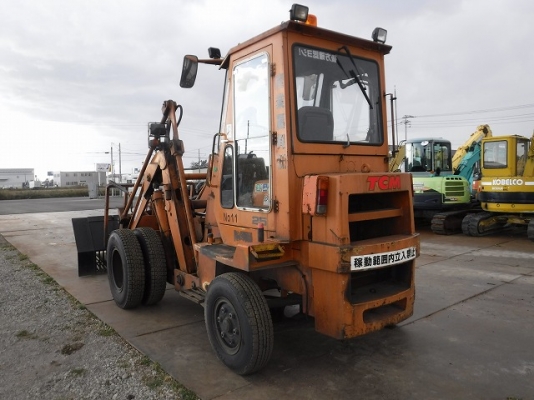 ขายรถตักล้อยาง TCM SD25Z6 นำเข้าเองจากญี่ปุ่น สภาพสวยพร้อมใช้ ถึงเร็วๆนี้ครับ