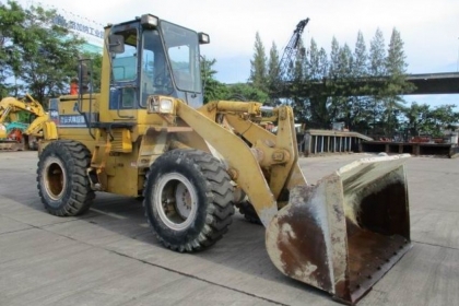 ขายรถตักล้อยาง KOMATSU WA100-1 (สภาพดี)