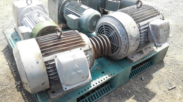มอเตอร์ไฟฟ้ากำลัง Mitsubishi 15 HP 25 HP 4 POLE 1450 RPM 380V ลวดเดิมวิ่งนิ่มพร้อมใช้ มอเตอร์ไฟฟ้ากำลัง Mitsubishi 15 HP 25 HP 4 POLE 1450 RPM 380V ลวดเดิมวิ่งนิ่มพร้อมใช้