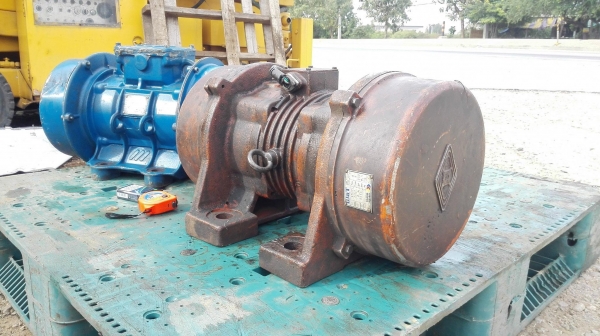 มอเตอร์สั่นเขย่างานยุโรปรุ่นงานหนัก เข้ามา 2 ตัว รอบ 1500 RPM ไฟ 380V พร้อมใช้งาน Wat 2 HP Quantum 3