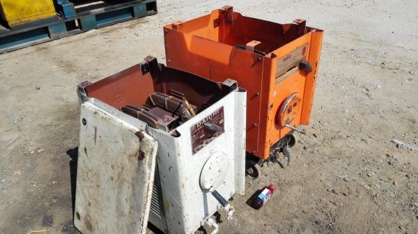 ตู้เชื่อมทองแดงแท้ ขนาด 300 Amp ไฟบ้าน 2 สาย 220V พร้อมใช้ DAICHI พลัง300 ตู้เชื่อมทองแดงแท้ ขนาด 300 Amp ไฟบ้าน 2 สาย 220V พร้อมใช้ DAICHI พลัง300