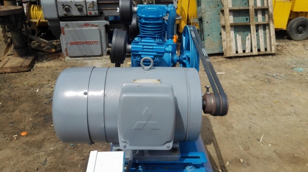 เครื่องปั้มลมพูม่าไฟบ้าน PUMA 5 HP ถังพัก 260 Lite มอเตอร์ Mitsubishi ไฟบ้าน 2 สาย 220V สภาพสวยวิ่งนิ่มพร้อมใช้