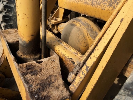 ขายรถตัก TCM  STD25 เก่าญี่ปุ่น สภาพใช้งานได้ ราคาแสนจะถูก 148,000 บาท สนใจโทร 0637941109 แนนค่ะ????