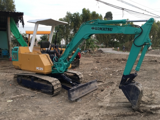 ขายPC25-3 รถพร้อมใช้งาน แรงดี ทำงานทั้งวันไม่ร้อน โทร0616613023แพรว