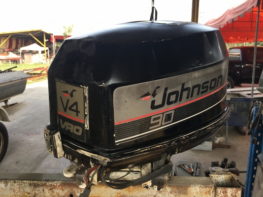 ขายเครื่องเกาะท้ายเก่าญี่ปุ่น Jhonson 90 hp 2 จังหวะ หางสั้น ทิมขึ้นลงปกติ เครื่อง ตามรูป