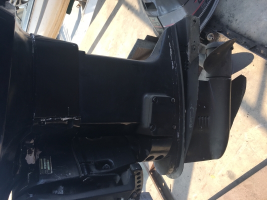 ขายเครื่องเกาะท้ายเก่าญี่ปุ่น Jhonson 90 hp 2 จังหวะ หางสั้น ทิมขึ้นลงปกติ เครื่อง ตามรูป