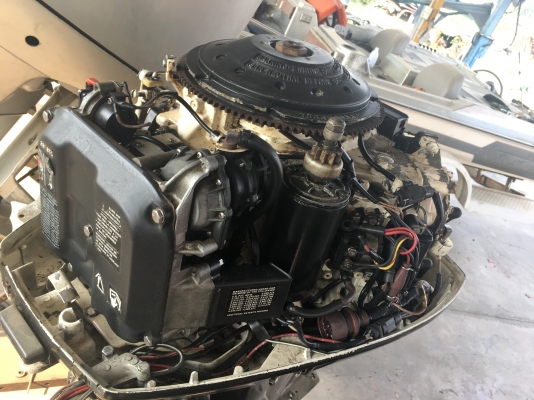 ขายเครื่องเกาะท้ายเก่าญี่ปุ่น Jhonson 90 hp 2 จังหวะ หางสั้น ทิมขึ้นลงปกติ เครื่อง ตามรูป