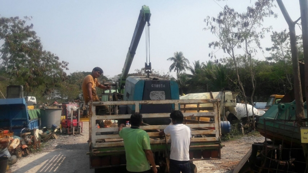 ขอบคุณลูกค้า tractor-backhoe มากครับ นำเครน มายกเครื่องปั๊มลม เก่าญี่ปุ่นของเราไป สุดยอด สะดวก ง่ายม ขอบคุณลูกค้า tractor-backhoe มากครับ นำเครน มายกเครื่องปั๊มลม เก่าญี่ปุ่นของเราไป สุดยอด สะดวก ง่ายม