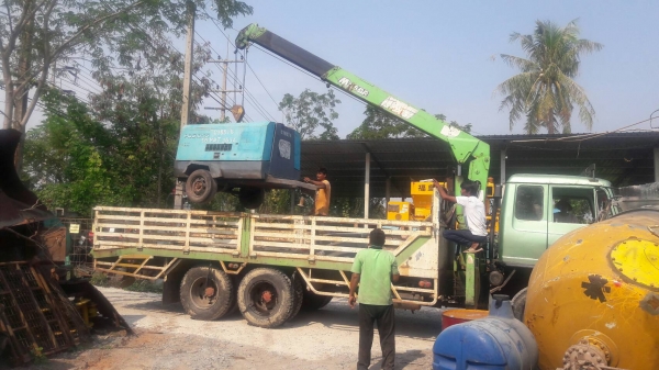 ขอบคุณลูกค้า tractor-backhoe มากครับ นำเครน มายกเครื่องปั๊มลม เก่าญี่ปุ่นของเราไป สุดยอด สะดวก ง่ายม ขอบคุณลูกค้า tractor-backhoe มากครับ นำเครน มายกเครื่องปั๊มลม เก่าญี่ปุ่นของเราไป สุดยอด สะดวก ง่ายม
