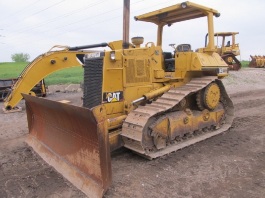 ขายรถแทรกเตอร์ CAT D5H สภาพพร้อมใช้งาน มีเล่มจดทะเบียน
