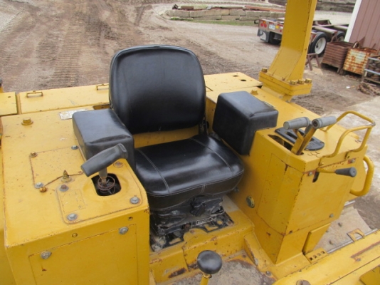 ขายรถแทรกเตอร์ CAT D5H สภาพพร้อมใช้งาน มีเล่มจดทะเบียน