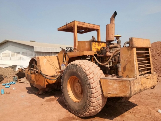 ขายรถบดไดนาแพ็ก10ตันสั่นสะเทือนล้อหนามเอกสารอินวอยราคา 500,000