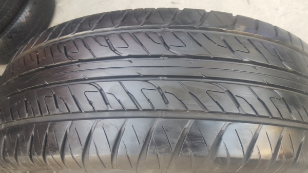 ขายยาง\% 265/70/16 ปี 15 DUNLOP PT2 4 เส้น