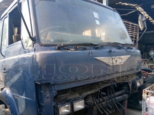 ขายด่วน หัวรถ Hino 3ใบปัด พร้อมหมวก และ หัวรถ Nissan ภายในครบ ขาดกระจังหน้า เหมาๆตามสภาพเพียง 65000 บาท