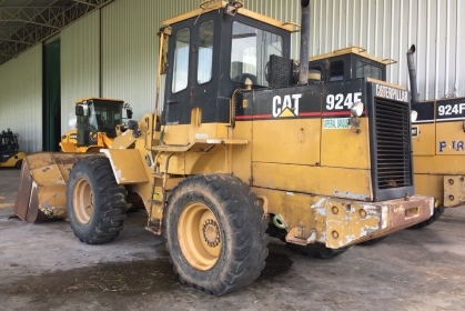 ขายด่วน รถตักล้อยาง. CAT. 924 F  สภาพดีมาก ติดต่อด่วน. 0910617179