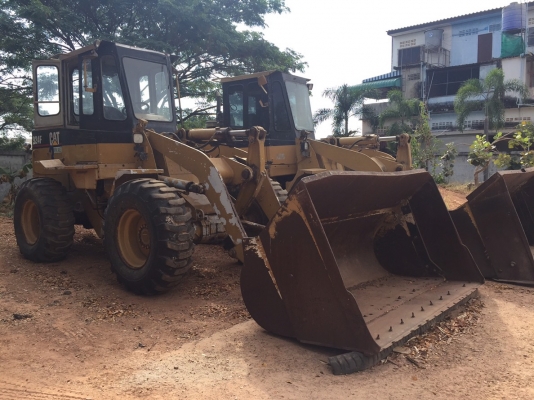 ขายด่วน รถตักล้อยาง. CAT. 924 F  สภาพดีมาก ติดต่อด่วน. 0910617179