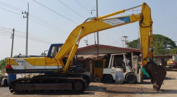 Sk200มาร์คทรี @ 850,000บาท รถนอกนำเข้ามายังไม่เคยใช้งานในเมืองไทย คอลโทลน้ำมันปั้มนิ้ว บูมอาร์มสวย เอวเเน่น เครื่องดี รถพร้อมใช้สนใจโทร 081-989-1989หรั่งครับ.