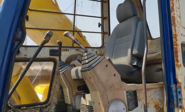 Sk200มาร์คทรี @ 850,000บาท รถนอกนำเข้ามายังไม่เคยใช้งานในเมืองไทย คอลโทลน้ำมันปั้มนิ้ว บูมอาร์มสวย เอวเเน่น เครื่องดี รถพร้อมใช้สนใจโทร 081-989-1989หรั่งครับ.