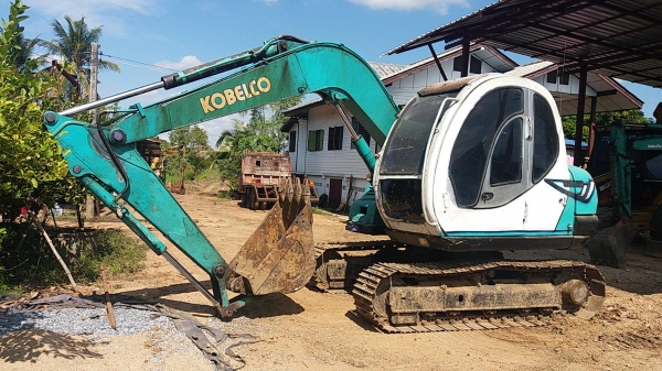 ขาย 530,000 KOBELCO sk 60-5 super ไฟฟ้าครบ เครื่องดี ปั้มแรง เอวแน่น ช่วงล่างเต็ม แอร์หนาว เอกสารอินวอยทร์ รถสวยพร้อมใช้ รถอยู่ นครสวรรค์  090-772-3710 090-772-3708