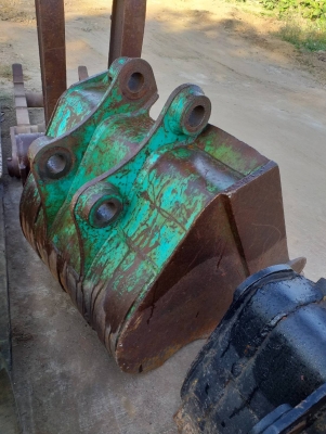 ขายบุ้งกี๋รถสำหรับขุดขนาด 40-50-60 รูสลัก 45 มิล ซอกแขน 17 ซม. ปากบุ้งกี๋ 60 ซม. สินค้าเก่านอก ยังไม่เคยใช้งานในไทย ขายบุ้งกี๋รถสำหรับขุดขนาด 40-50-60 รูสลัก 45 มิล ซอกแขน 17 ซม. ปากบุ้งกี๋ 60 ซม. สินค้าเก่านอก ยังไม่เคยใช้งานในไทย