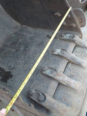 ขายบุ้งกี๋รถสำหรับขุดขนาด 40-50-60 รูสลัก 45 มิล ซอกแขน 17 ซม. ปากบุ้งกี๋ 60 ซม. สินค้าเก่านอก ยังไม่เคยใช้งานในไทย ขายบุ้งกี๋รถสำหรับขุดขนาด 40-50-60 รูสลัก 45 มิล ซอกแขน 17 ซม. ปากบุ้งกี๋ 60 ซม. สินค้าเก่านอก ยังไม่เคยใช้งานในไทย