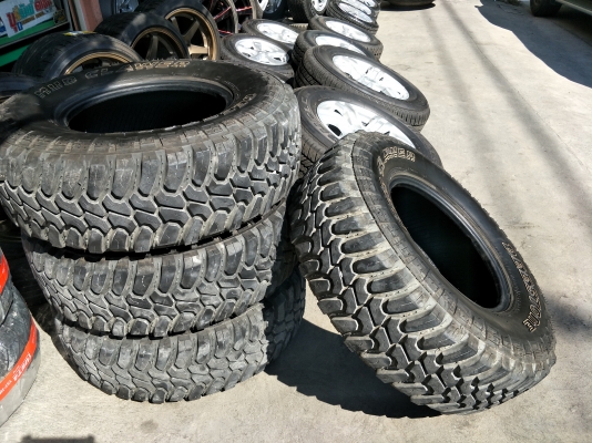 ขายยางDEESTONE MUD CLAWER 265/75/17 ปี16ดอกสวย