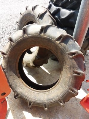 ขายยางขอบ 7.50-16 ยี่ห้อ DUNLOP ขายตามสภาพ  ราคา 2,200 บาท  สนใจติดต่อ 084-9997463