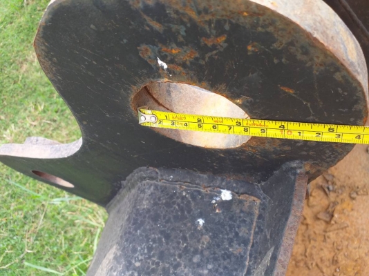 ขายบุ้งกี๋สำหรับรถขุดไซส์ 200 ,220 รูสลัก 80 มิล ซอกแขน 32.5 cm ปากกว้าง : 45 นิ้ว/115 cm มี 5 ฟัน บุ้งกี๋ใหม่ (ประกอบนอก) ยังไม่เคยใช้งาน ขายบุ้งกี๋สำหรับรถขุดไซส์ 200 ,220 รูสลัก 80 มิล ซอกแขน 32.5 cm ปากกว้าง : 45 นิ้ว/115 cm มี 5 ฟัน บุ้งกี๋ใหม่ (ประกอบนอก) ยังไม่เคยใช้งาน