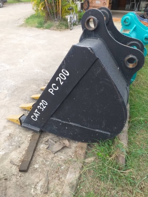 ขายบุ้งกี๋สำหรับรถขุดไซส์ 200 ,220 รูสลัก 80 มิล ซอกแขน 32.5 cm ปากกว้าง : 45 นิ้ว/115 cm มี 5 ฟัน บุ้งกี๋ใหม่ (ประกอบนอก) ยังไม่เคยใช้งาน ขายบุ้งกี๋สำหรับรถขุดไซส์ 200 ,220 รูสลัก 80 มิล ซอกแขน 32.5 cm ปากกว้าง : 45 นิ้ว/115 cm มี 5 ฟัน บุ้งกี๋ใหม่ (ประกอบนอก) ยังไม่เคยใช้งาน