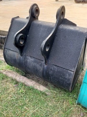 ขายบุ้งกี๋สำหรับรถขุดไซส์ 200 ,220 รูสลัก 80 มิล ซอกแขน 32.5 cm ปากกว้าง : 45 นิ้ว/115 cm มี 5 ฟัน บุ้งกี๋ใหม่ (ประกอบนอก) ยังไม่เคยใช้งาน ขายบุ้งกี๋สำหรับรถขุดไซส์ 200 ,220 รูสลัก 80 มิล ซอกแขน 32.5 cm ปากกว้าง : 45 นิ้ว/115 cm มี 5 ฟัน บุ้งกี๋ใหม่ (ประกอบนอก) ยังไม่เคยใช้งาน