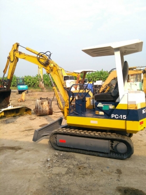 รถแบคโฮ KOMATSU PC15-6 รถเก่านอกนำเข้า ยังไม่เคยใช้งานในไทย ชม.การทำงาน 2000+ ชม. รถสวยสภาพดี เทียบเท่า 20 เร็วแรง ไม่โหลด พร้อมใช้งาน มีเอกสารใบอินวอยซ์ มี VDO การทำงานให้ชม